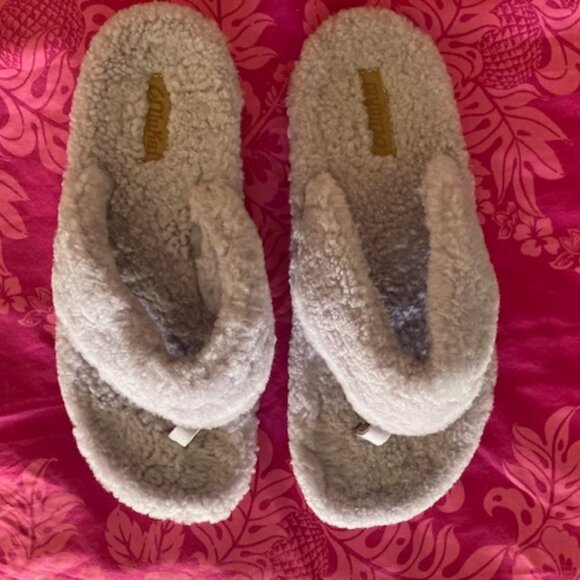 OLUKAI KIPE'A HEU LILAC SHEERLING FLIP FLOPS SANDALS HAWAII INSPIRED NICE COZY 9 - Picture 2 of 12